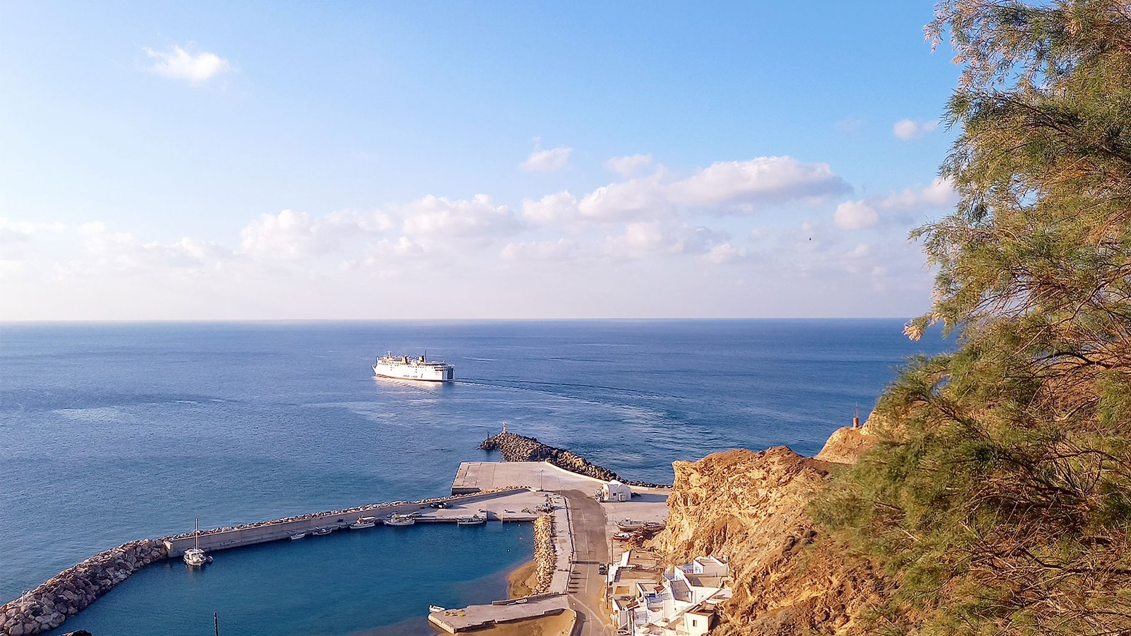 Λιμάνι στην Ανάφη
