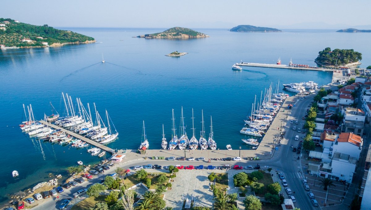 Λιμάνι στην Σκιάθο